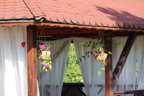 Φωτογραφία από το άλμπουμ του Guest House Daskalov σε Chervena Lokva