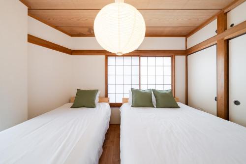 SKY Building 201 - Easy Airport Access & Comfortable Stay