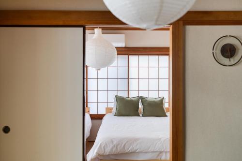 SKY Building 201 - Easy Airport Access & Comfortable Stay