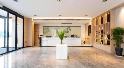 Cucina o angolo cottura di GreenTree Inn Jinan West Station Exhibition Center