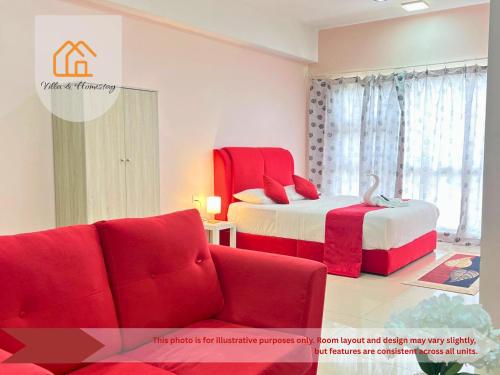 - un salon avec deux lits et un canapé rouge dans l'établissement IdamanKu Comfort 2BR 3pax - HYVE SOHO Cyberjaya, à Cyberjaya