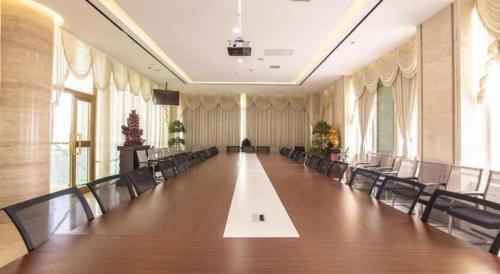 Zona business o sala conferenze di Jinjiang Metropolo Hotel - Turpan Administration Center