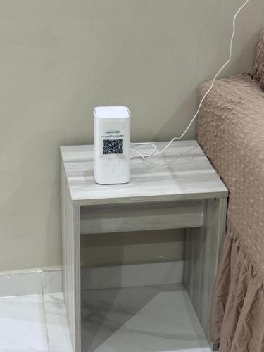 Postel nebo postele na pokoji v ubytování شقة نوارة العلا المفروشة