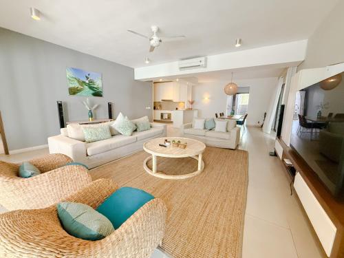 Element Bay 3-Bedroom Seaview Apartment by LOV Mauritius