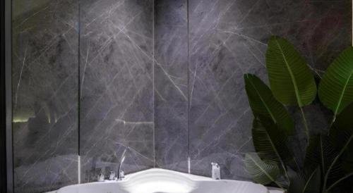 Un baño de La Phan Huy Ich Hotel