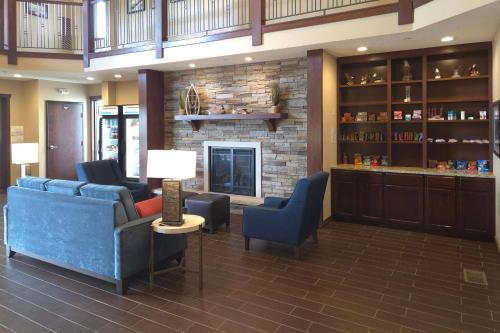 Posezení v ubytování MainStay Suites LeClaire - Quad Cities