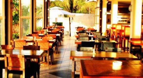 Restaurace v ubytování Kahuna Beach Resort and Spa