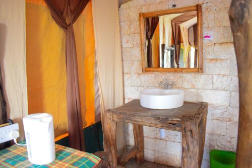 Fotografie z fotogalerie ubytování Boma Simba Safari Lodge v destinaci Voi