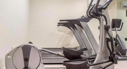 Fitness centrum a/nebo fitness zařízení v ubytování Econo Lodge Ithaca Airport