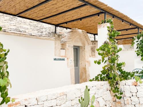 Ảnh trong thư viện ảnh của Borgo Cucumo by MONHOLIDAY ở Castellana Grotte