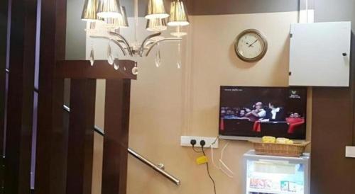 Kuchyň nebo kuchyňský kout v ubytování HOTEL BAJET MUGHOH SENGOTI