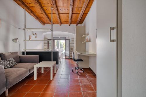 Hostmate - Milano - Savona - Solari