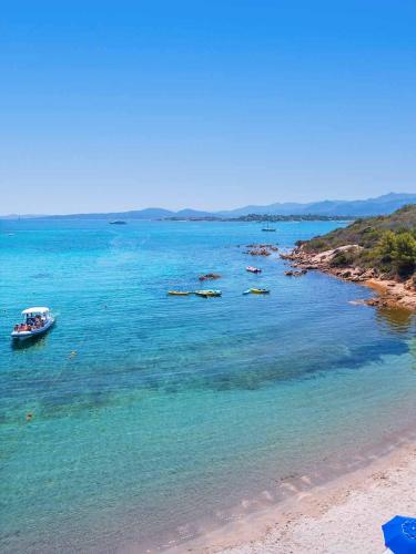 Φωτογραφία από το άλμπουμ του Baja Bianca σε Isola Rossa