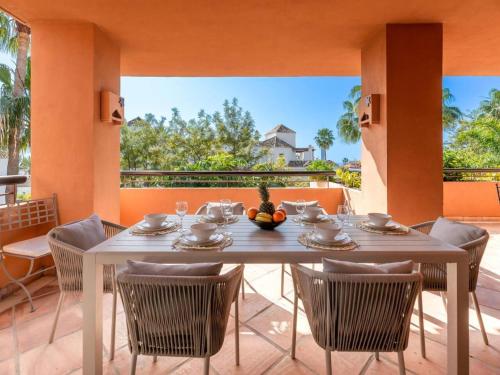 Holiday penthouse in Marbella, Beachfront