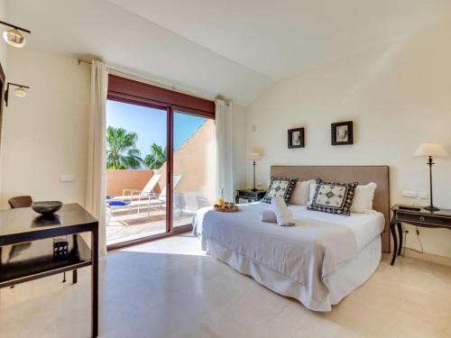 Holiday penthouse in Marbella, Beachfront