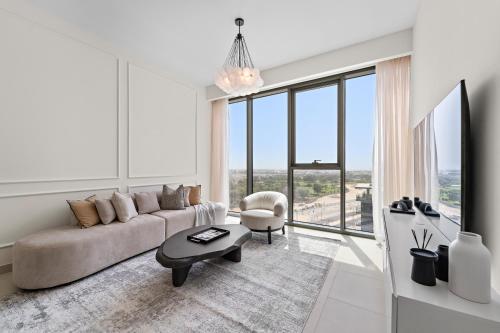 Parkside 2BR plus Maid Canal Front