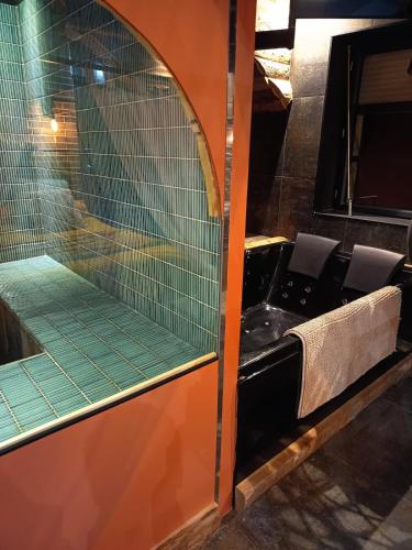 Gallery image of La Cachette des Tisserands, Hammam, Balneo in Pontivy