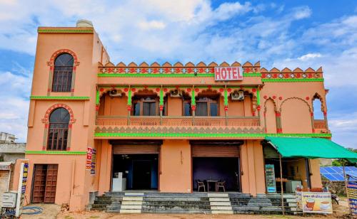 El edificio en el que está el hotel