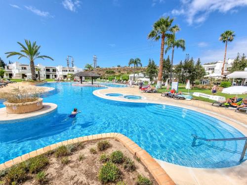 Hồ bơi trong/gần #121 T1 Aconchegante em Albufeira by Home Holidays