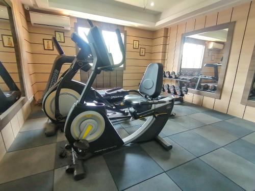 Fitness centrum a/nebo fitness zařízení v ubytování Ghar 365 Residency