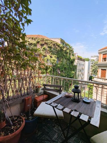 Charming studio apartment with balcony - Porta Romana