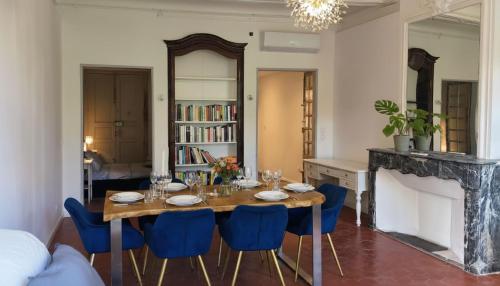 Pézenas historique appartement clim wifi 2 chambres 6 couchages