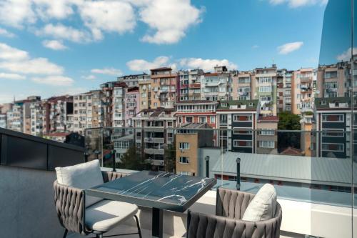 Hampton By Hilton Istanbul Sisli — View (from property/room)