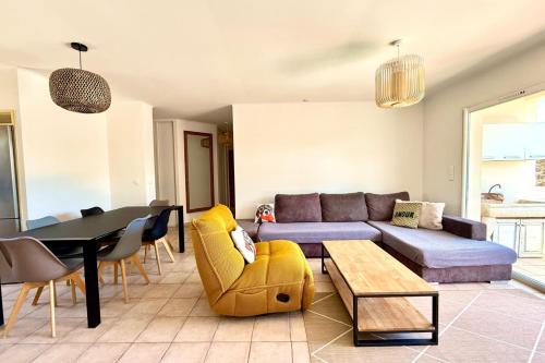 Comfortable Villa with Pool Near Cala Rossa & Pinarello Beaches