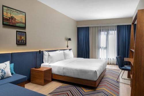 Hampton By Hilton Istanbul Sisli — Photo of the whole room