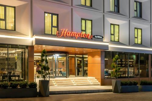 Hampton By Hilton Istanbul Sisli — Property building