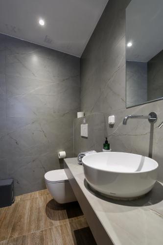 Koupelna v ubytování Madaky Hotel