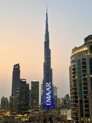 Mahenti - Mesmerizing views of The Burj & Downtown Dubai