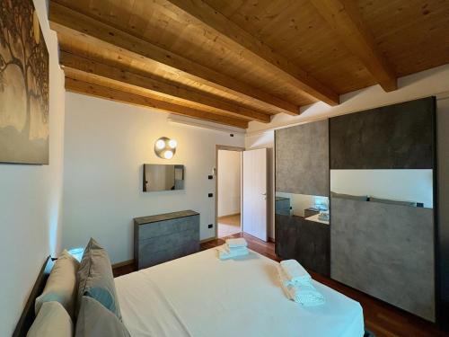 Ένα ή περισσότερα κρεβάτια σε δωμάτιο στο Ava Home - Deluxe apartment with mountain view
