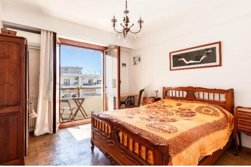 Nice Port Apartment Top Floor Terrace Near Transport Sleeps 4