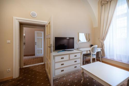 TV a/nebo společenská místnost v ubytování Hotel Gino Park Palace - Kaštieľ Orlové