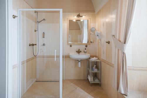 Koupelna v ubytování Hotel Gino Park Palace - Kaštieľ Orlové