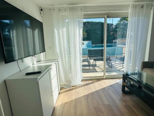 Charmant bas de villa près de Cannes