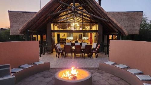 Patio nebo venkovní prostory v ubytování Morokolo Safari Lodge Self-catering