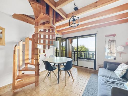 BA229 - 2 pieces mezzanine 6 pers pied de pistes