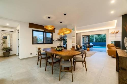 Stylish Algarve Retreat- Priv. Pool & Beach Nearby