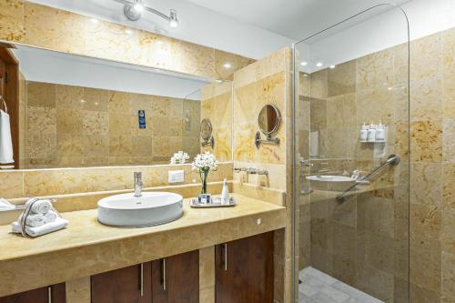 Koupelna v ubytování Grand Miramar A601