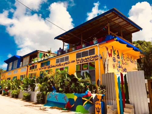 Κήπος έξω από το wKd bEach loFts THuNDER bAy Colourful