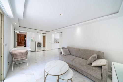 Upscale apartment next to La Croisette