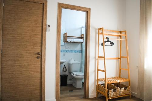 Koupelna v ubytování Suites Puerta Doñana