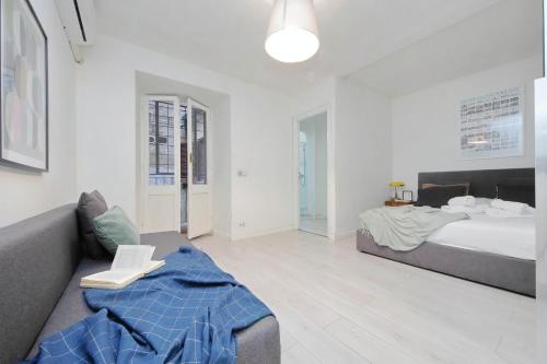 Monti Spacious Apartment 2