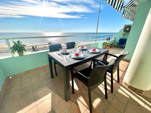 GATU PREMIUM Villa Isabel TERRAZA,PARKING,1ºLINEA PLAYA,WIFI,VISTA AL MAR