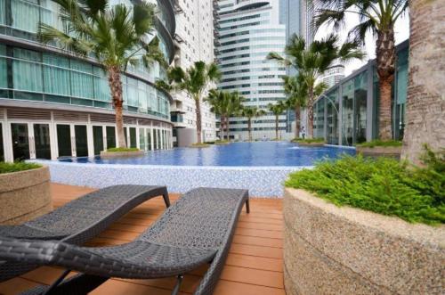 Kolam renang di atau dekat dengan Vortex Residenc klcc serviced apartment near by Bukit Bintang