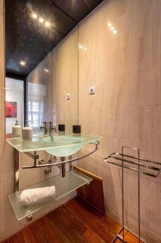 Chiado Deluxe Terrace 3 BR Apartment, 1D