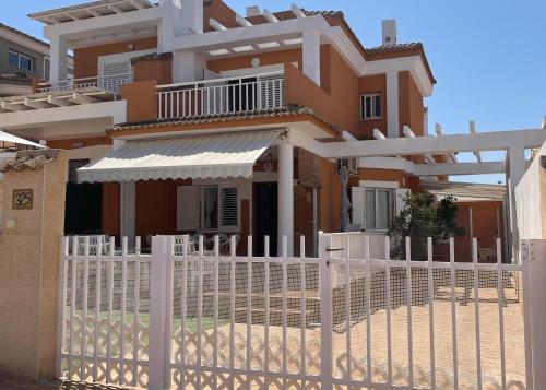 Preciosa casa con patio R54 by Novadesta