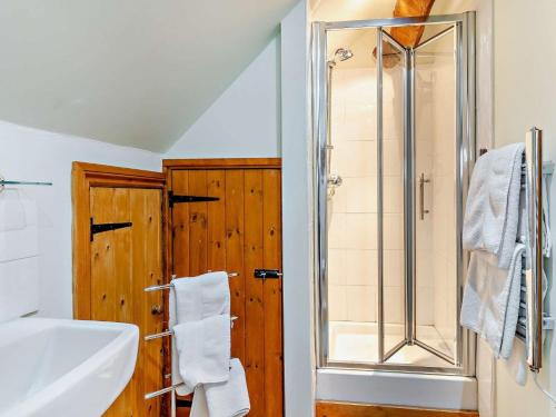 Ένα μπάνιο στο 1 Bed in Abergavenny BN184